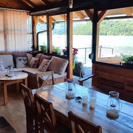 船上ホテル Splav Panda