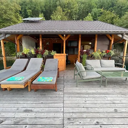 船上ホテル Splav Panda *