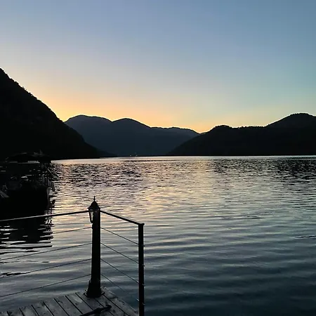 船上ホテル Splav Panda ペルチャツ